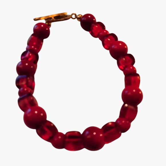 Red Beaded Bracelet Toggle Clasp 9 Inches Handmade Jewelry - Picture 3 of 6